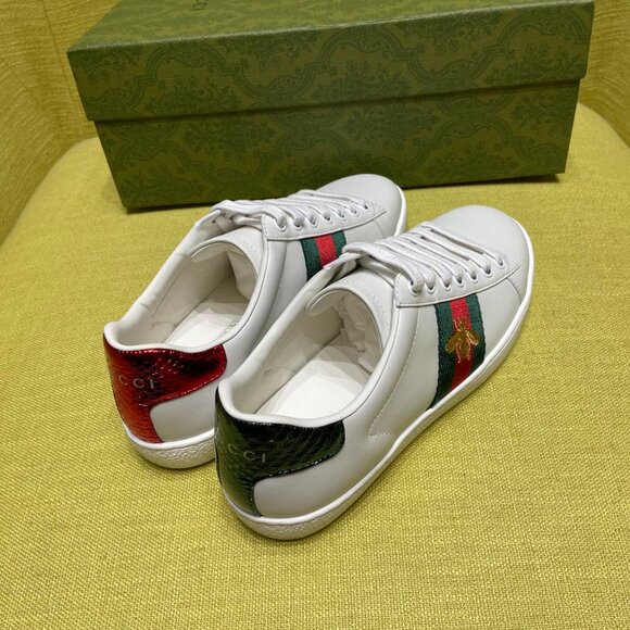 Gucci White Sneakers with Red and Green Stripes - Picture 5 of 9